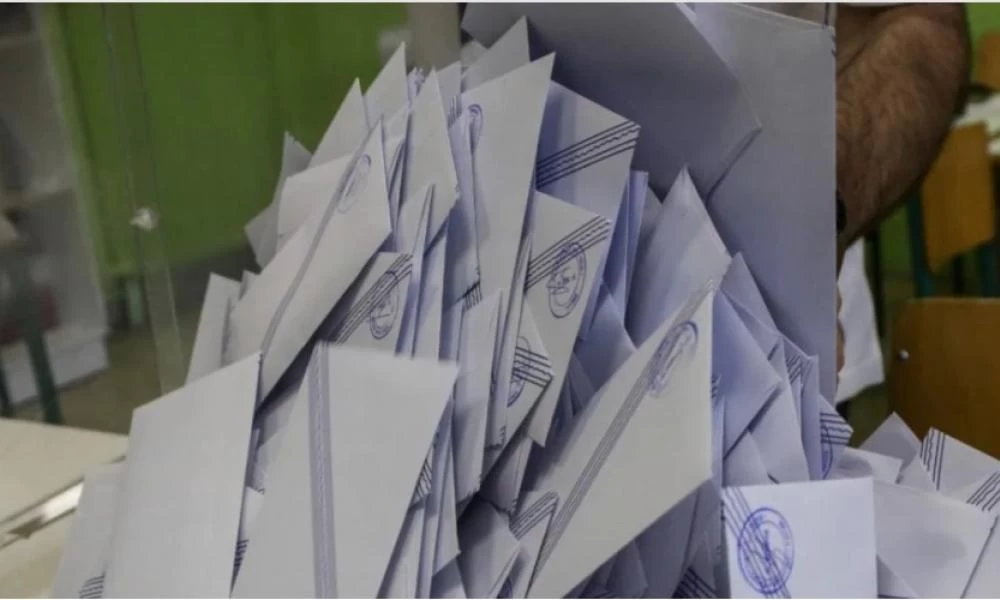 Νέο γκάλοπ: Δυναμική διάσπαση του δικομματισμού από τον ΚΙΝΑΛ - Κρατά η ΝΔ το διψήφιο προβάδισμα